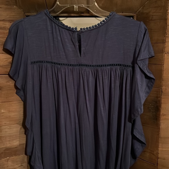 NWT small navy top with flutter sleeves - Picture 6 of 6